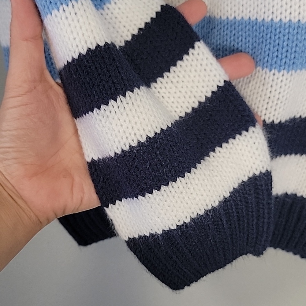 Colorful striped sweater - Picture 4 of 7